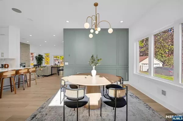 Livingston, NJ 07039,74 Hillside TER