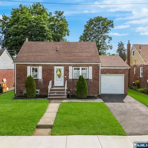 15 Carrelton DR, Paterson, NJ 07522