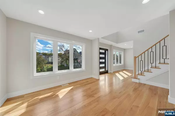 Wallington, NJ 07057,25B Pulaski AVE