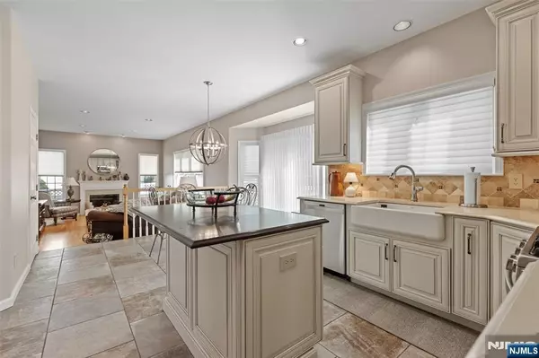 Emerson, NJ 07630,11 Patrick AVE