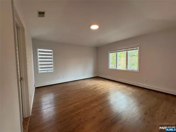 Palisades Park, NJ 07650,14 W EDSALL BLVD #A