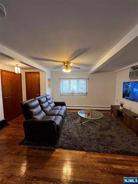 Lodi, NJ 07644,185 Prospect ST #1