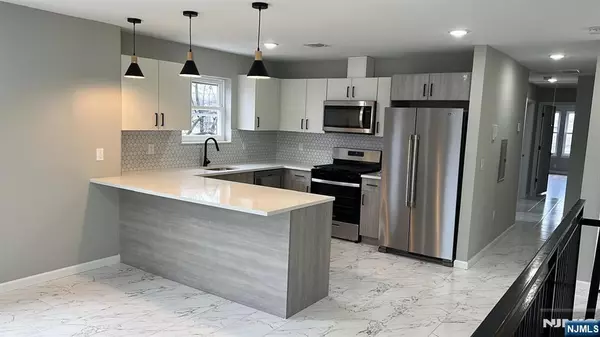 Newark, NJ 07114,33-35 Evergreen AVE