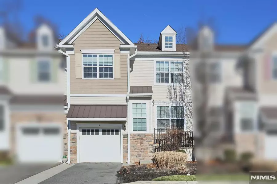 4 Masterson CT #4, Waldwick, NJ 07463