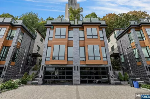 Edgewater, NJ 07020,718 Undercliff AVE