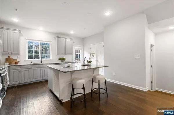 Wood Ridge, NJ 07075,68 Wesmont