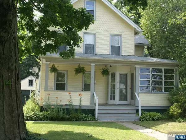 Glen Rock, NJ 07452,14 Highwood AVE