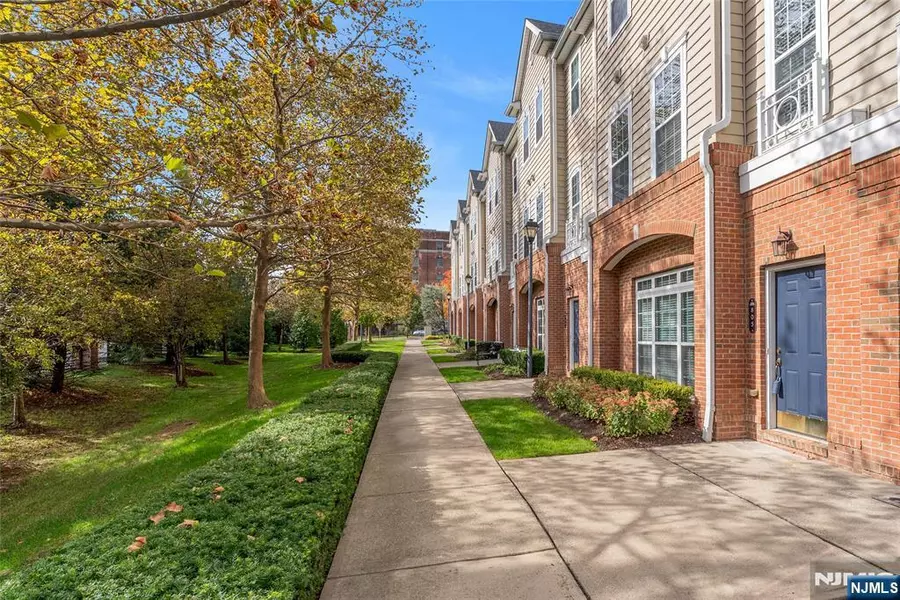 805 Deluca RD #805, Belleville, NJ 07109