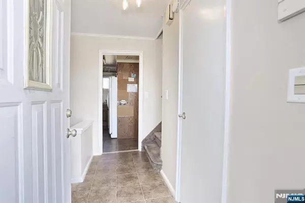 Dumont, NJ 07628,40 Depew ST