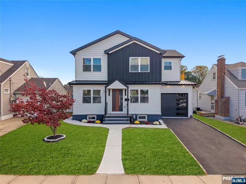 222 Bennington CT, Clifton, NJ 07013