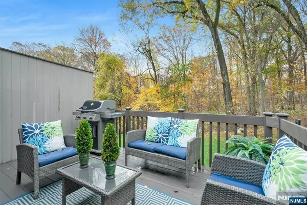 Ramsey, NJ 07446,56 Peach Hill CT