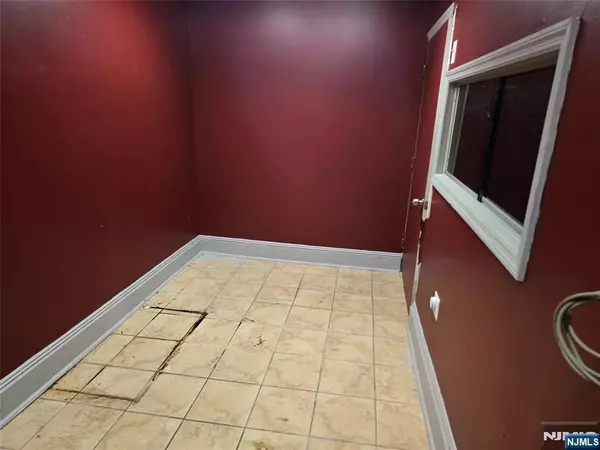 Passaic, NJ 07055,173-175 Passaic ST