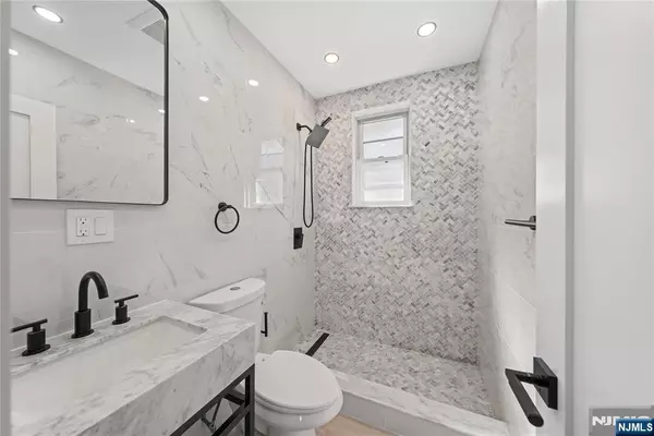 Leonia, NJ 07605,561 Grand AVE