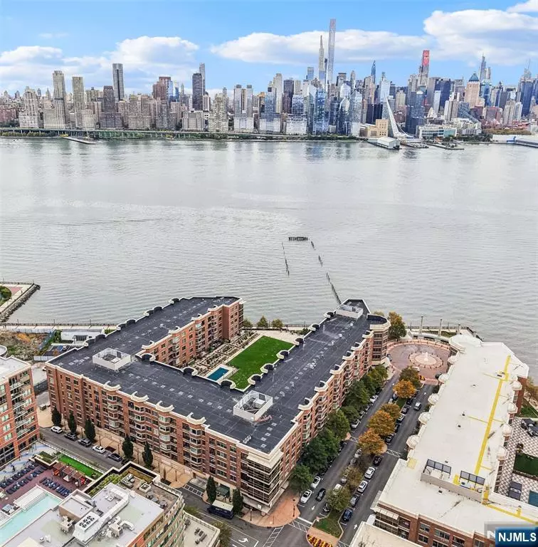 West New York, NJ 07093,20 Ave At Port Imperial #315