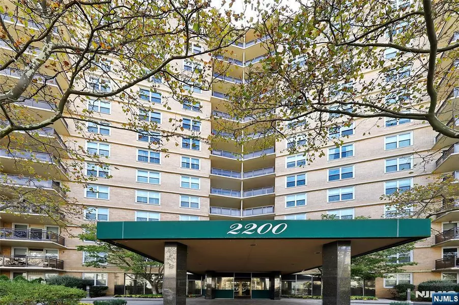 2200 N Central RD #10 J, Fort Lee, NJ 07024