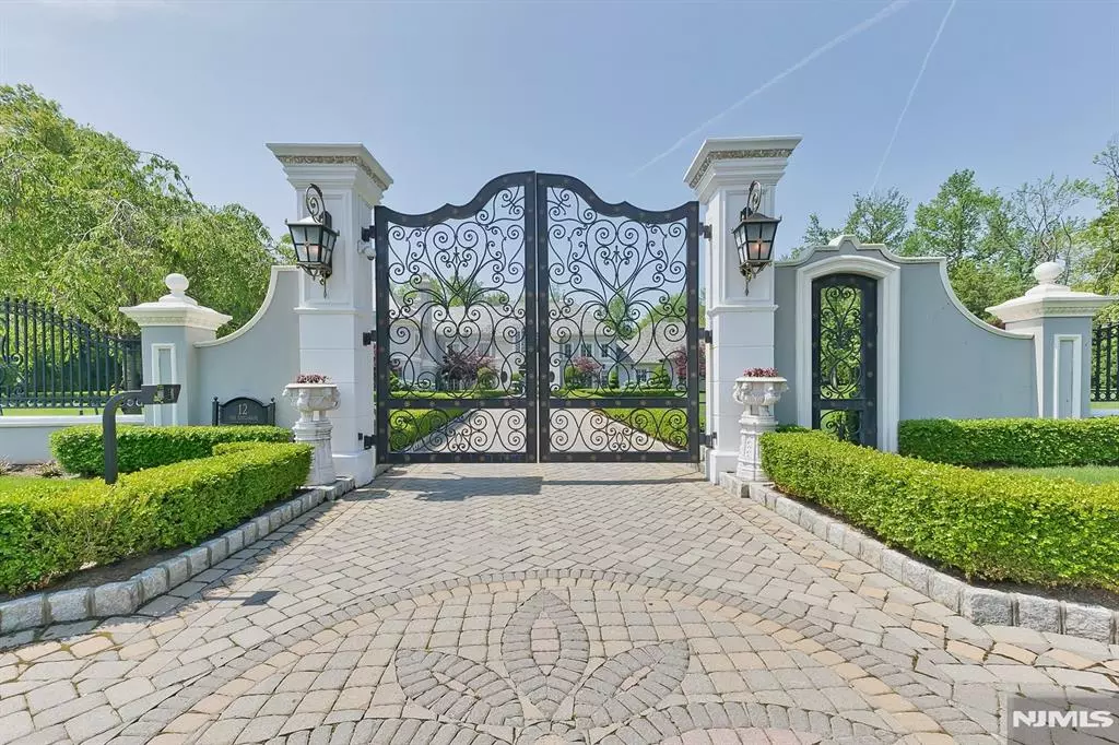 Alpine, NJ 07620,12 The Esplanade