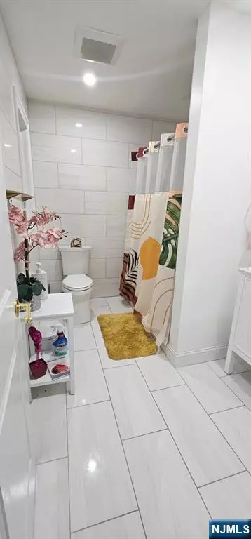 Hawthorne, NJ 07506,11 Surrey