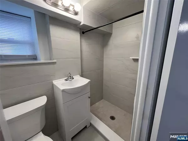 Cliffside Park, NJ 07010,249 Crescent LN #LL