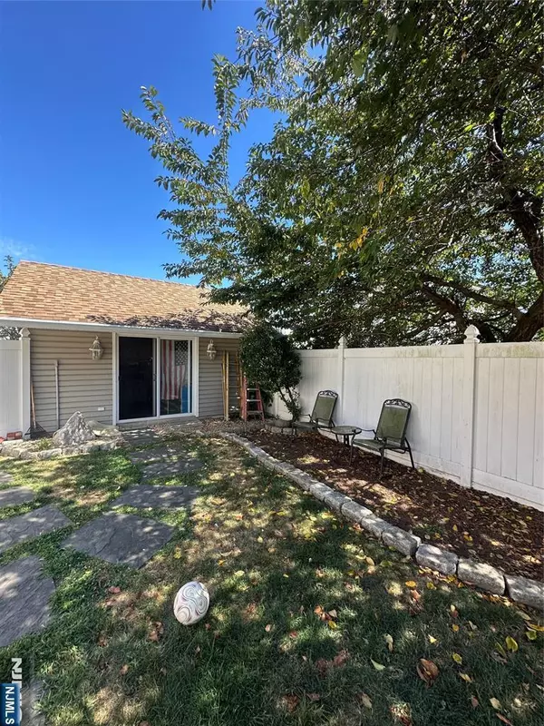 Elmwood Park, NJ 07407,178 Lee