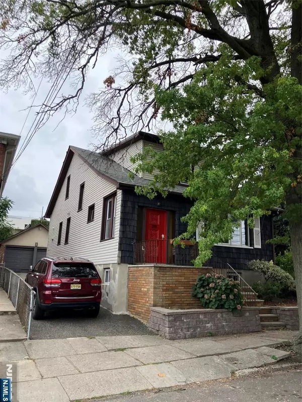 218 8th ST #1, Fairview, NJ 07022