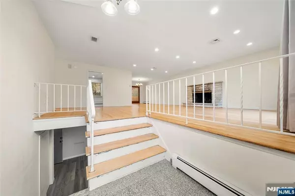 Englewood Cliffs, NJ 07632,55 W Bayview AVE