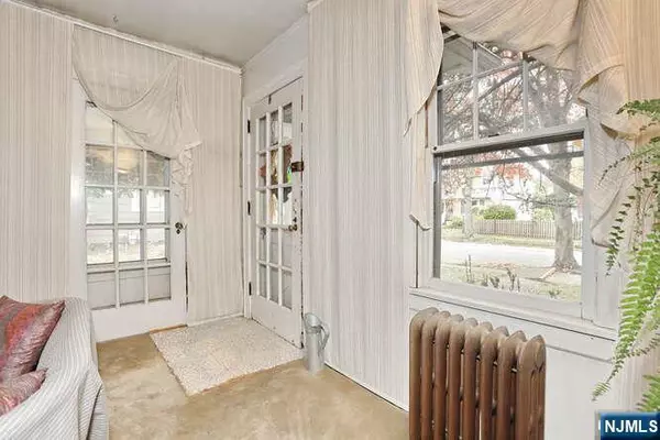 Hillsdale, NJ 07642,24 Brookside PL