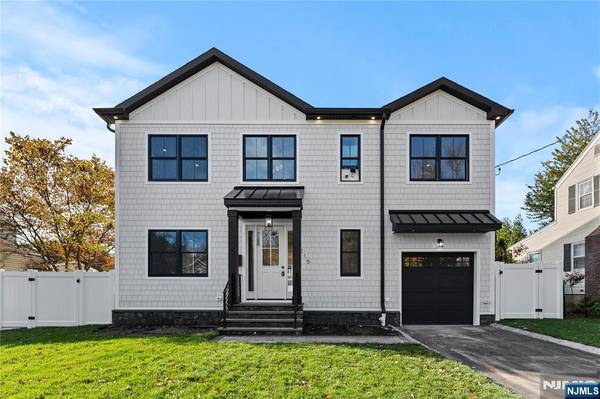 215 Kensington RD, River Edge, NJ 07661