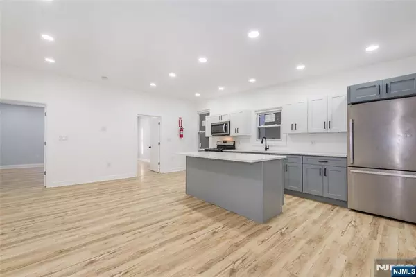 Paterson, NJ 07522,168 Main ST