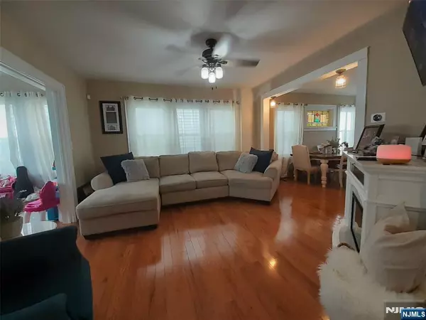 Garfield, NJ 07026,98 Willard ST