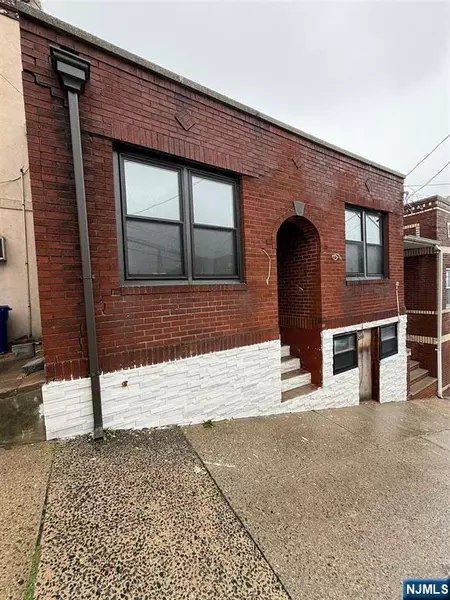 1205 Hillside PL #2, North Bergen, NJ 07047