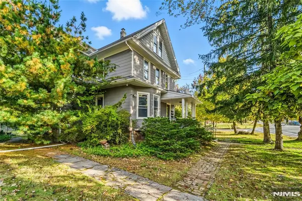 Harrington Park, NJ 07640,150 Tappan RD