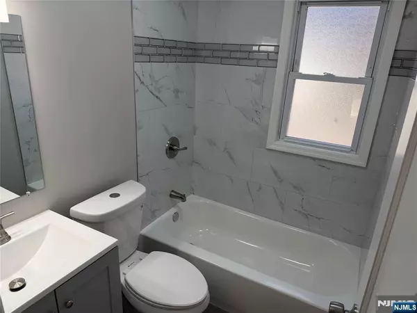 Dumont, NJ 07628,37 Revere