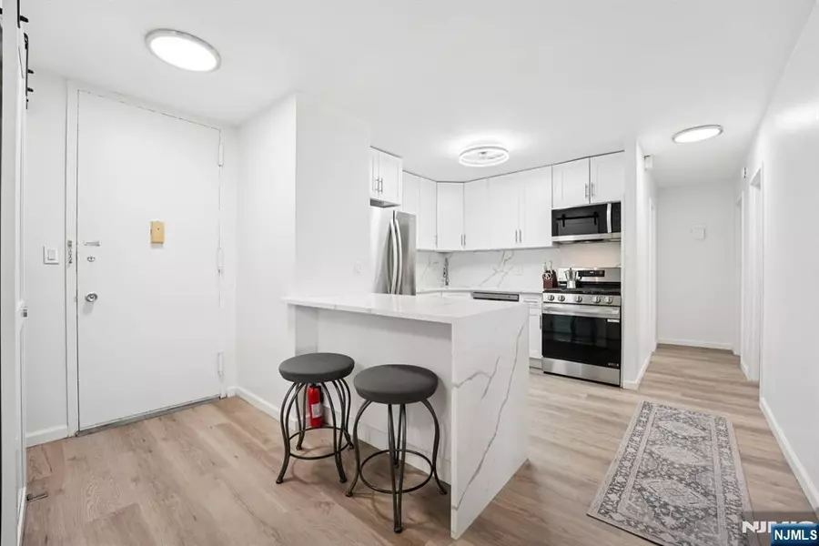 555 North AVE #22-D, Fort Lee, NJ 07024