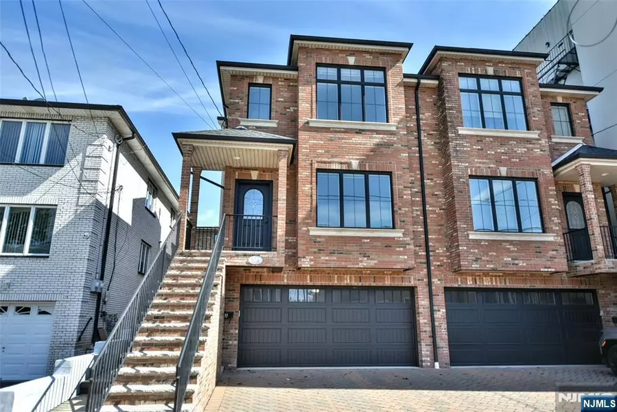 37 Ruby AVE, Palisades Park, NJ 07650