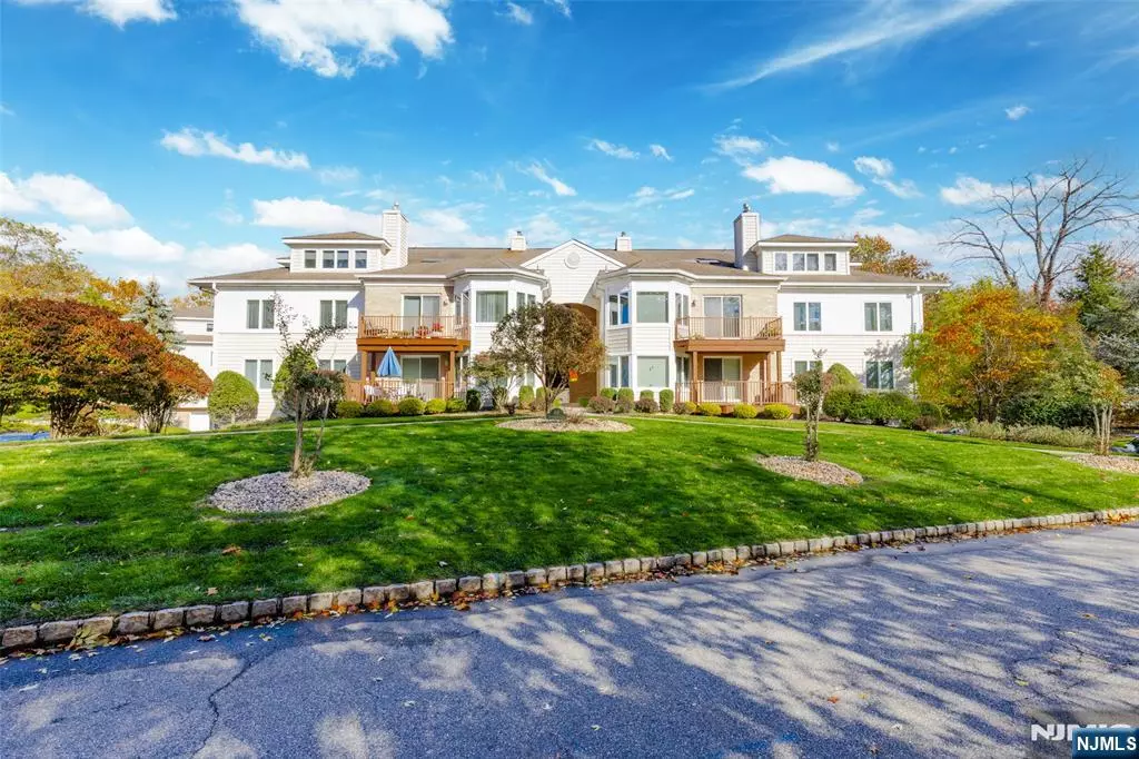 Little Falls, NJ 07424,69 Turnberry RD #3