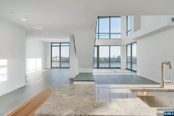 Cliffside Park, NJ 07010,320 Adolphus AVE #1415