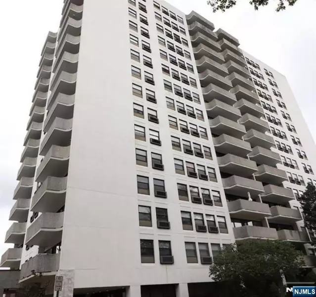 1600 Center AVE #10i, Fort Lee, NJ 07024