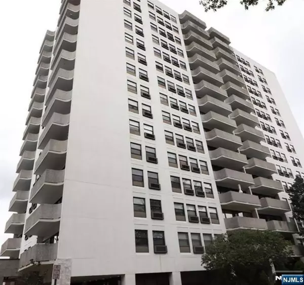 1600 Center AVE #10i, Fort Lee, NJ 07024