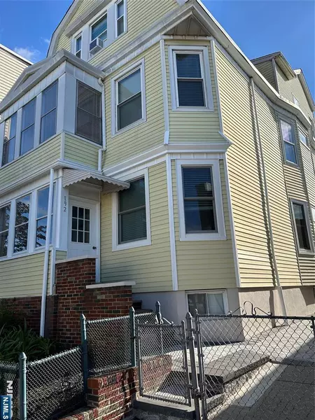 192 Kearny AVE #2nd Floor, Kearny, NJ 07032