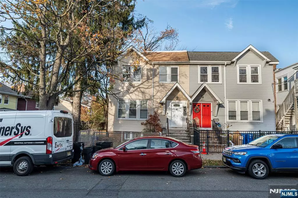 East Orange, NJ 07018,28 11th AVE