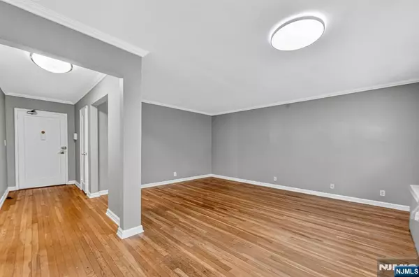 Fair Lawn, NJ 07410,26-08 High ST #F