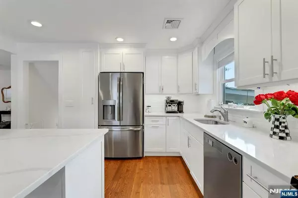 Twp Of Washington, NJ 07676,384 Mountain AVE