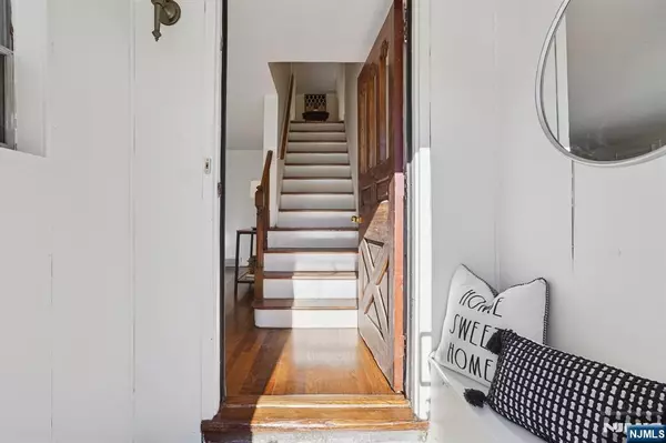 West Orange, NJ 07052,37 Mayfair DR