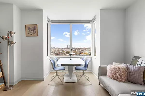 Hoboken, NJ 07030,1000 Maxwell LN #11I