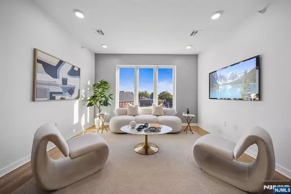 Bloomfield, NJ 07003,37 Farrand ST #PH405