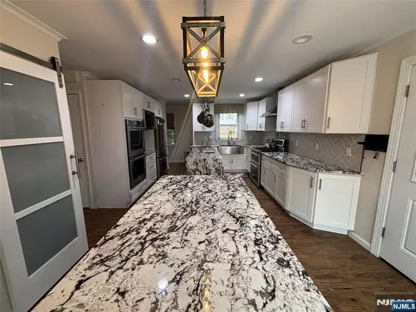 Dumont, NJ 07628,35 Wolcott RD