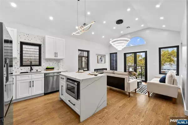 Bayonne, NJ 07002,482 Kennedy BLVD