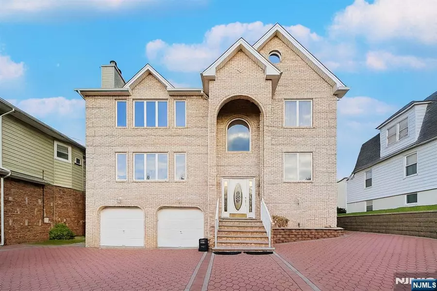 46 Bayliss ST, North Arlington, NJ 07031