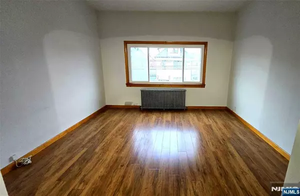 Clifton, NJ 07011,144 Knapp AVE