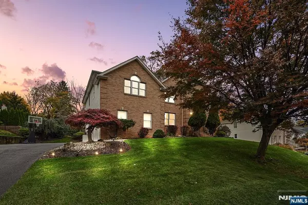 26 Stratton DR, Wayne, NJ 07470